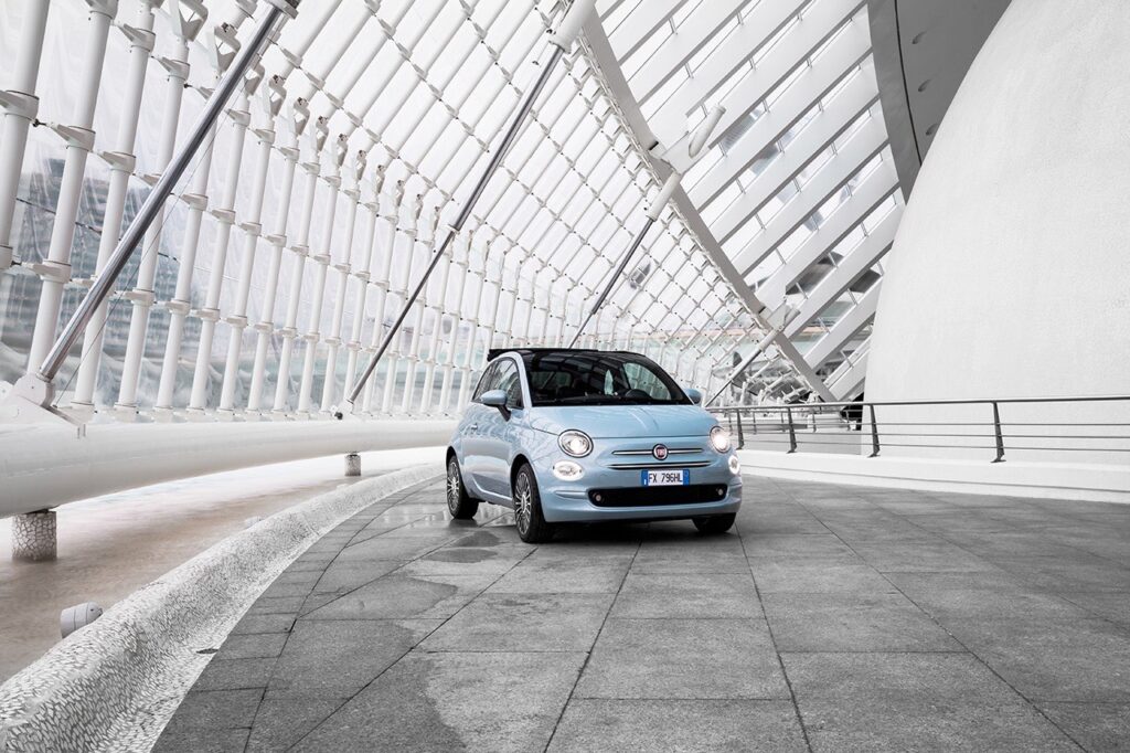 Fiat 500, tra le auto ibride più economiche