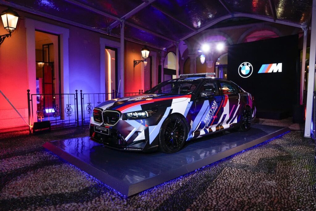 BMW M5 MotoGP Safety Car Esterni