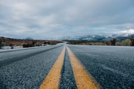 Strada per viaggio on the road con camper